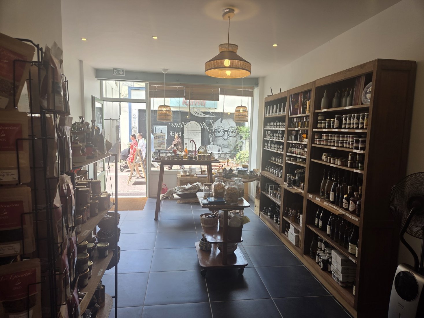 Vue réelle de l'intérieur de la boutique
